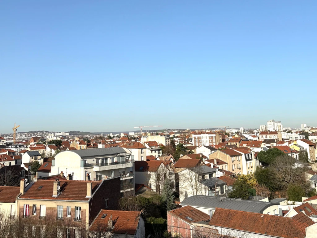 Appartement traversant au dernier étage avec terrasse et balcon – proximité de La Défense direct Saint-Lazare (loyer tout inclus) 12