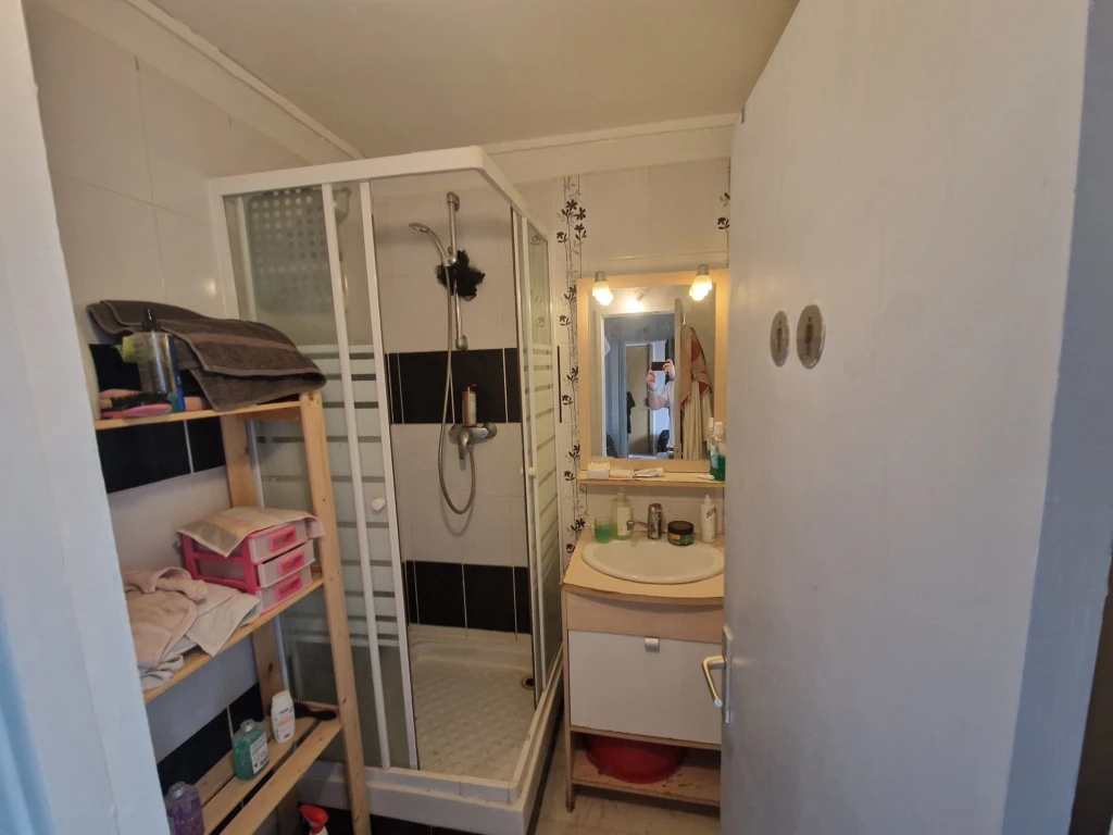 Apparemment entier (loyer tout inclus) 7