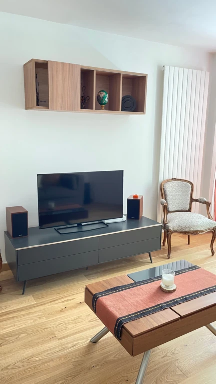 Appartement calme et refait à neuf avec balcon et ascenseur, – proche métro et tramway – Paris 20e (loyer tout inclus) 4