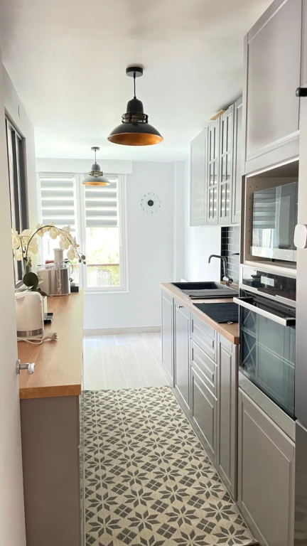 Appartement calme et refait à neuf avec balcon et ascenseur, – proche métro et tramway – Paris 20e (loyer tout inclus) 18