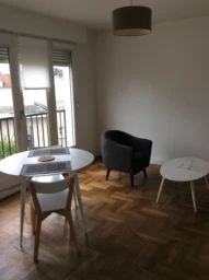 Joli studio meublé à louer (loyer tout inclus) 1