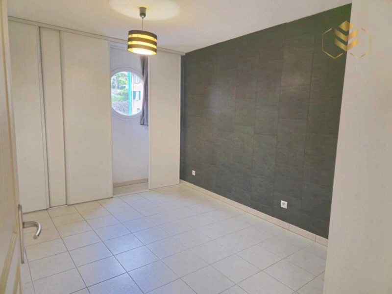 Chambre avec Placard