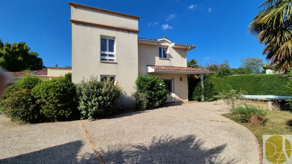TRESPOEY BIZANOS 180 M2
