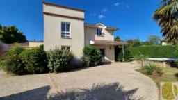 TRESPOEY BIZANOS 180 M2
