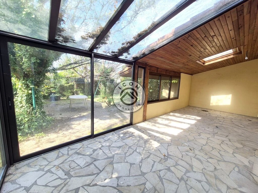 8 véranda devant jardin