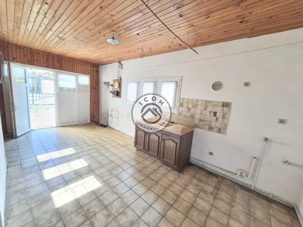 10 cellier ancien garage