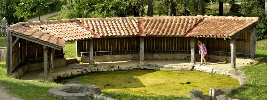 saint-hilaire-la-foret-lavoir-courolle