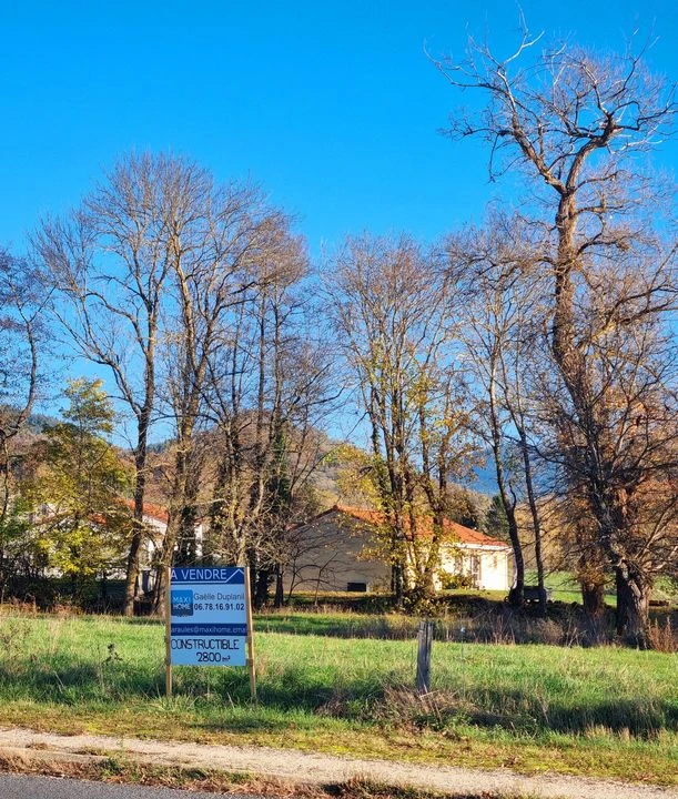 Terrain plat 2800m² - proche commerces - transpor