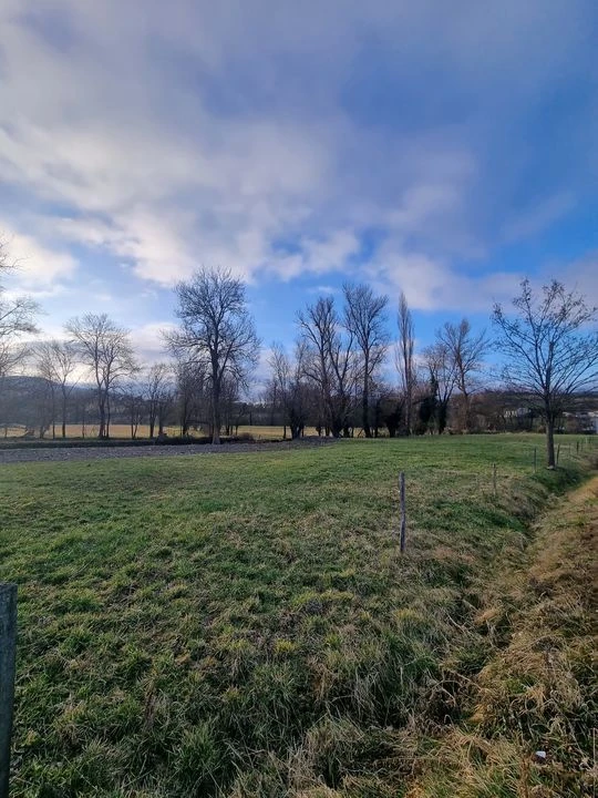 Terrain plat 2800m² - proche commerces - transpor