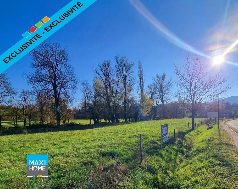 Terrain plat 2800m² - proche commerces - transpor