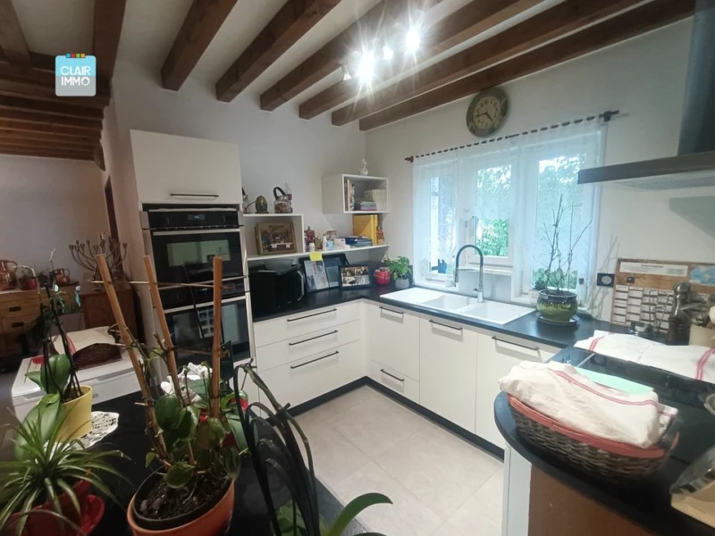 A LUGNY PROCHE MACON EN BOURGOGNE MAISON 6 PIECES