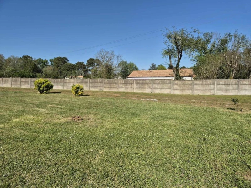 Saint Sauveur- terrain 600m²- constructible- Calme