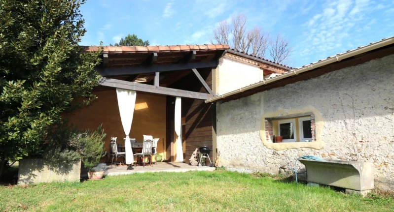 MAISON NATURE BOIS HECTARES CALME ATYPIQUE GITES T