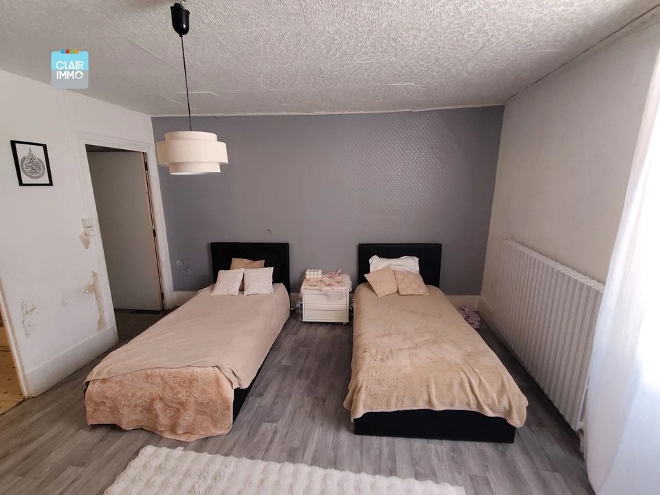 A SAINT-ALBAIN PROCHE MACON MAISON 5 PIECES DE 150