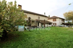 Maison de village, Maison pierre, maison à étage,