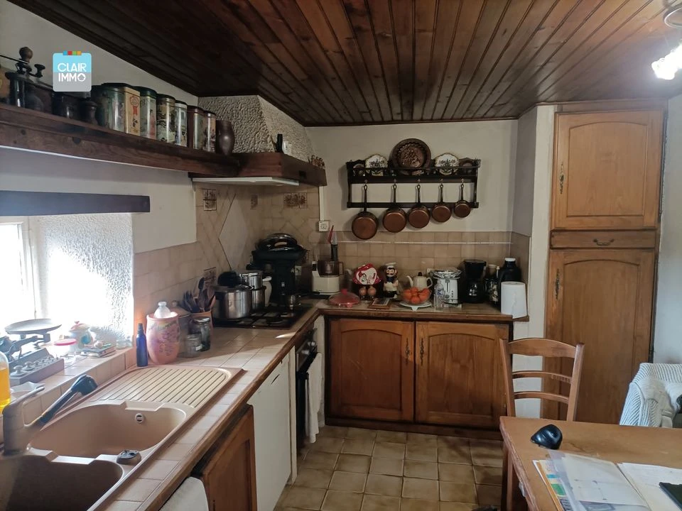 A BIZIAT PROCHE MACON ET BOURG-EN-BRESSE FERME 5 P