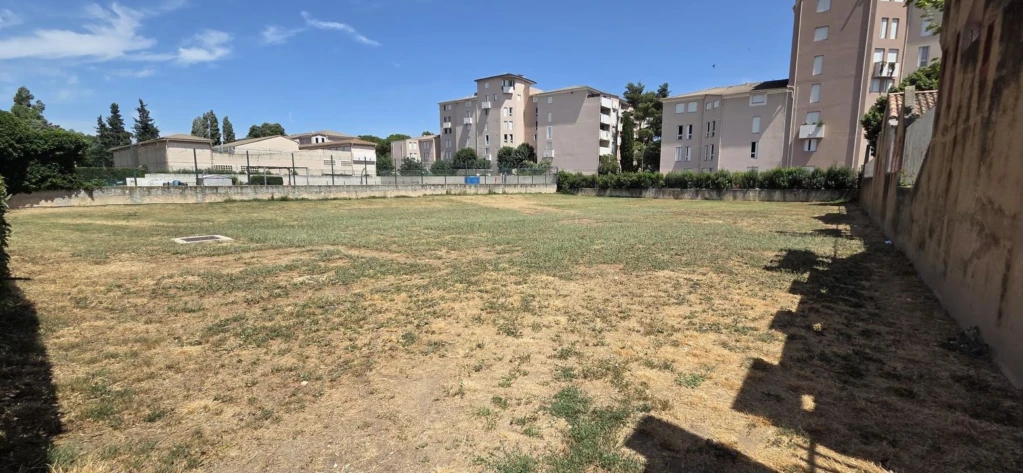 AUBAGNE-MAISON T5 A VENDRE-4 CHAMBRES-550M² DE TER