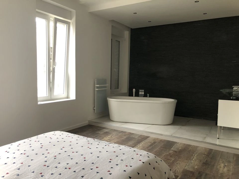 CHAMBRE SPACIEUSE
