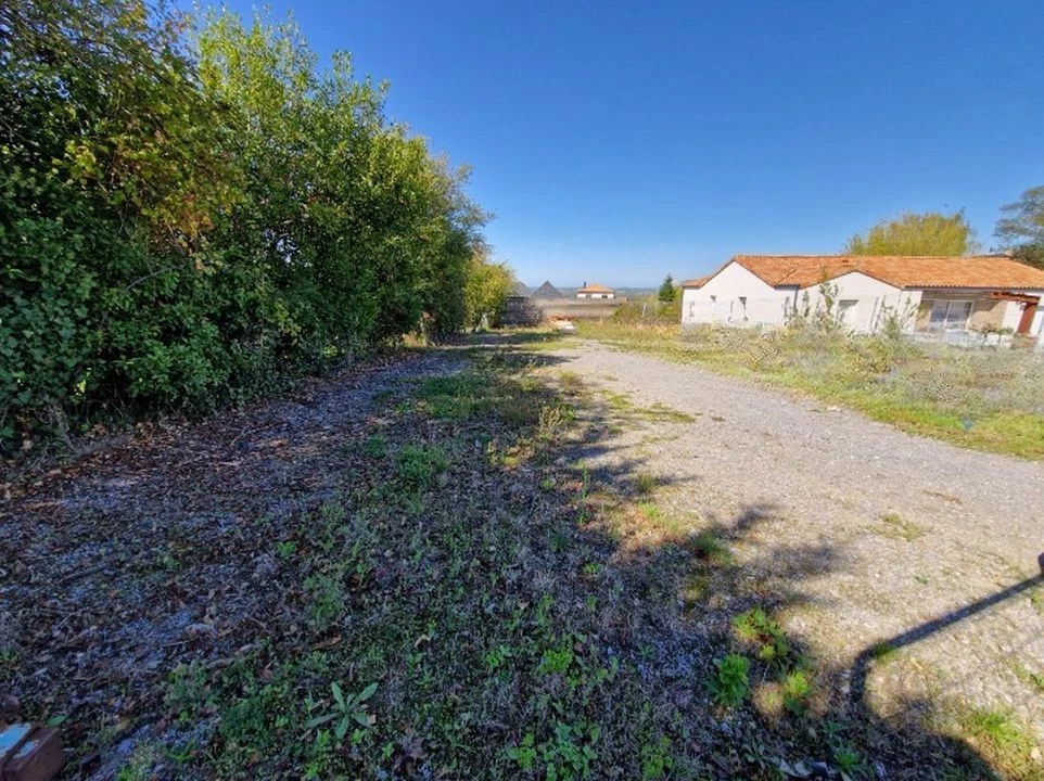 Terrain constructible Le Mesnil en Vallée