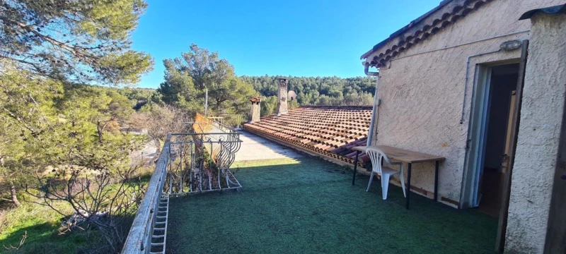 CUGES LES PINS-MAISON DE MACON 7 PIECES -A VENDRE-