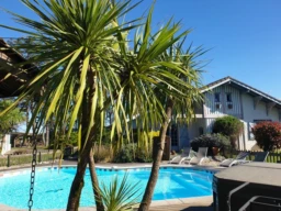 piscine jacuzzi chambre d'hôtes gites cheminee cui