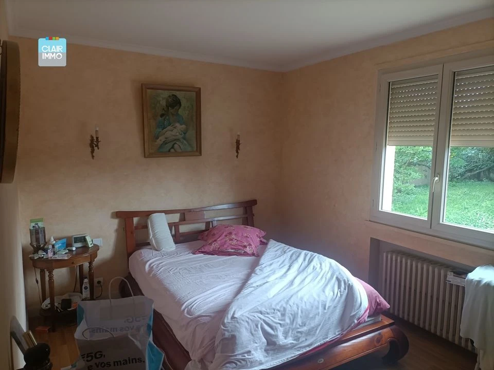 A SANCE MAISON 7 PIECES DE 140 M² AVEC PISCINE SUR
