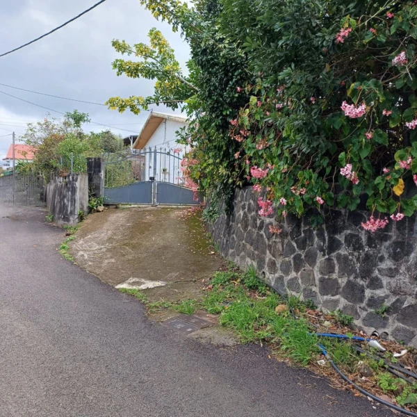 Maison F 3 plein pied  avec Jardin