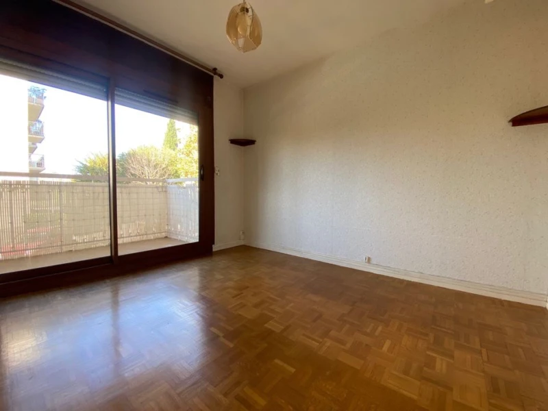T3 + TERRASSE + LOGGIA + PLACE PARKING + CAVE / 13