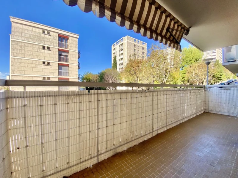 T3 + TERRASSE + LOGGIA + PLACE PARKING + CAVE / 13