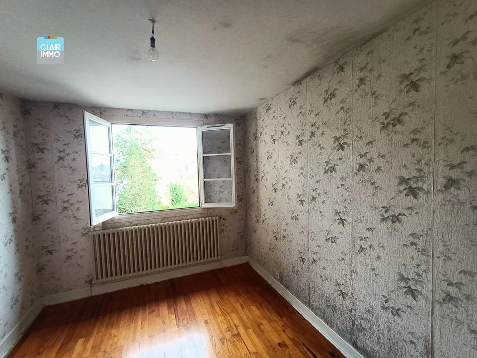 A AZE PROCHE MACON EN BOURGOGNE MAISON 3 PIECES DE