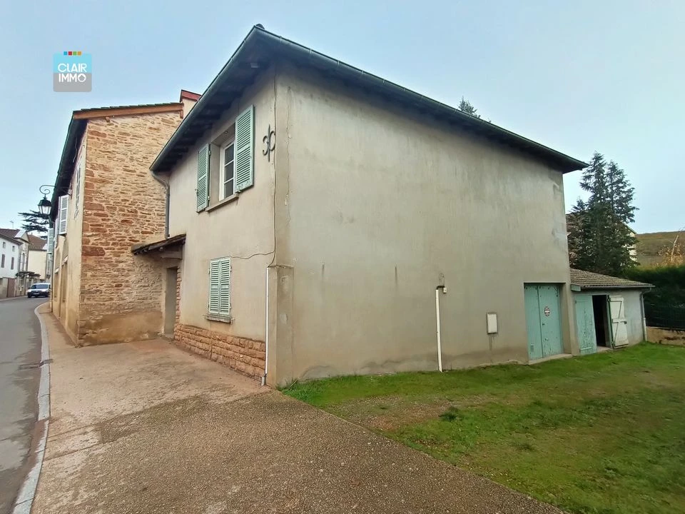 A AZE PROCHE MACON EN BOURGOGNE MAISON 3 PIECES DE