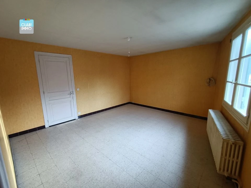 A AZE PROCHE MACON EN BOURGOGNE MAISON 3 PIECES DE