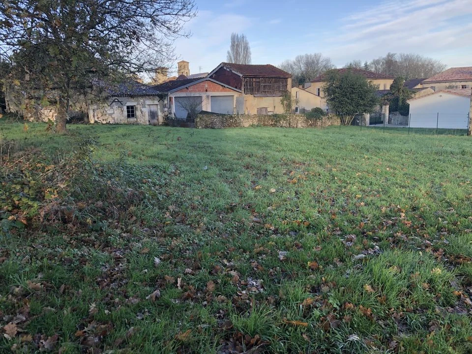 TERRAIN NON VIABILISE 686 m2 2ème ligne