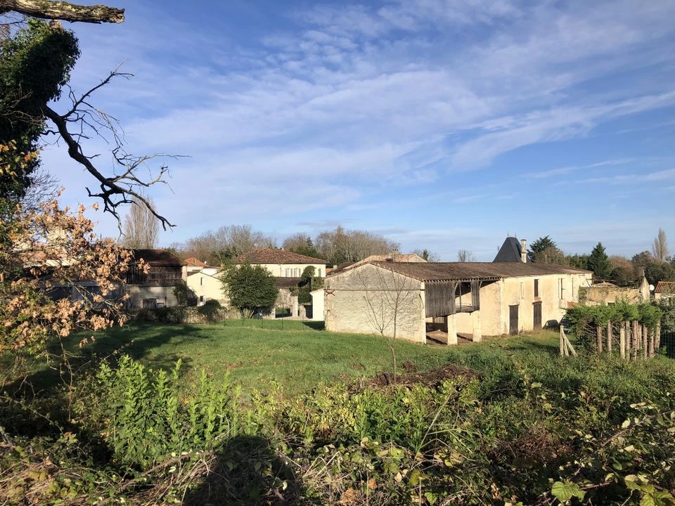 GRAND TERRAIN CONSTRUCTIBLE 1341 m2 2ème LIGNE