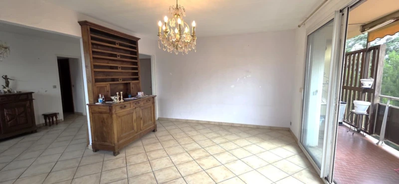 MARSEILLE 13010- A VENDRE- APPARTEMENT T3/4-
