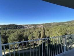 t4 - palama - terrasse - place - vue - calme - bus