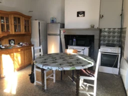 MAISON ANCIENNE EN PIERRES T3 TERRAIN 693 m2  Prox