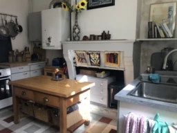 MAISON VILLE PAUILLAC EN PIERRE T4 COUR INTERIEURE