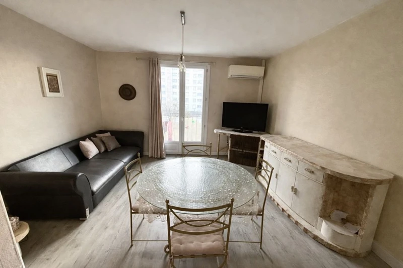 Appartement-T3-balcon-séjour-clairimmo-13009