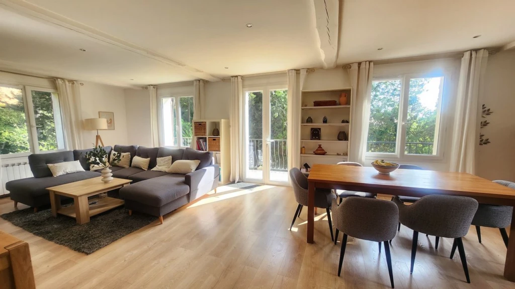 LA CIOTAT - MAISON - AU CALME - T9 - dépendance -