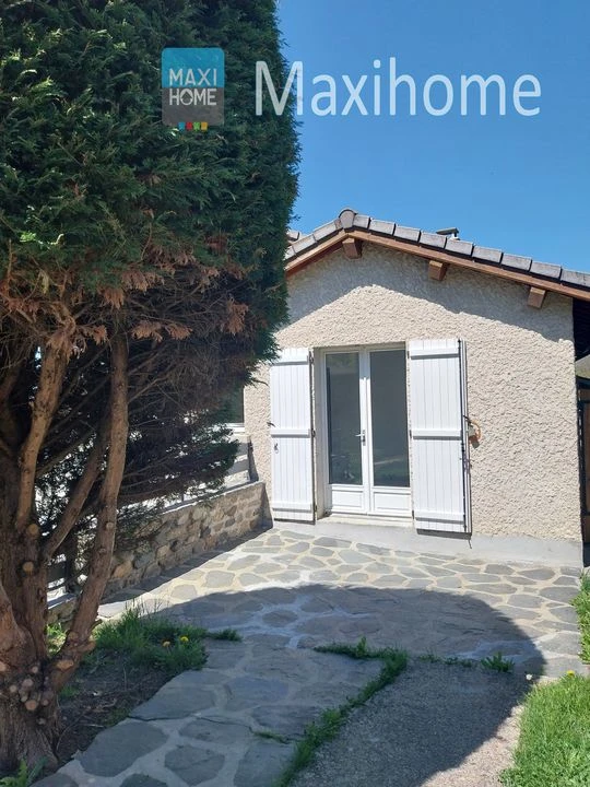 Accés au 2 étages intérieur- extérieur
