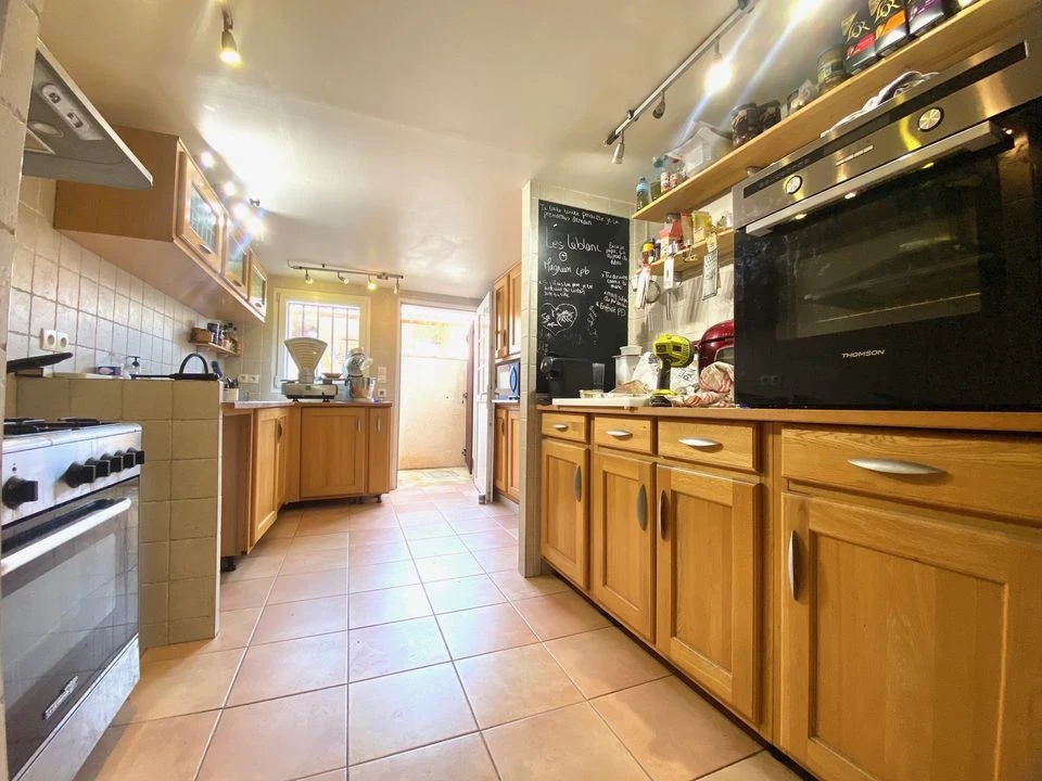 T4 de 115m2+ TERRASSE 136m2 / CHATEAU GOMBERT