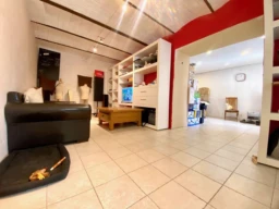 T4 de 115m2+ TERRASSE 136m2 / CHATEAU GOMBERT