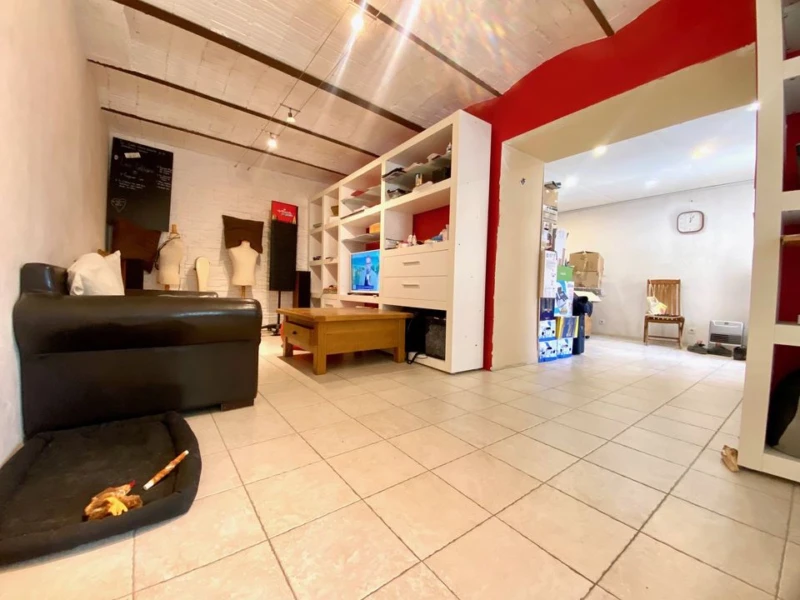 T4 de 115m2+ TERRASSE 136m2 / CHATEAU GOMBERT