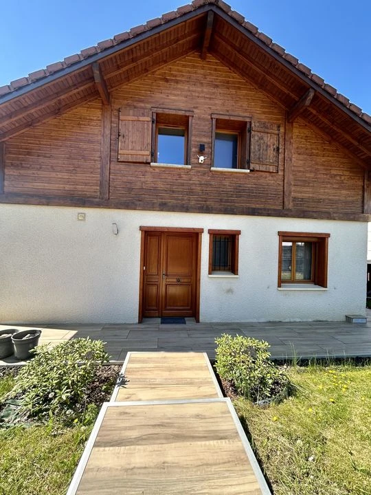 Maison avec grand jardin