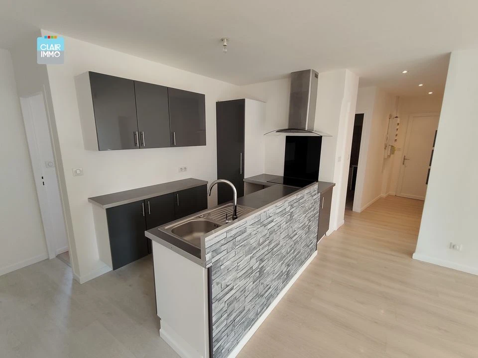 A MACON EN BOURGOGNE APPARTEMENT T4 DE 99.29 M² AV