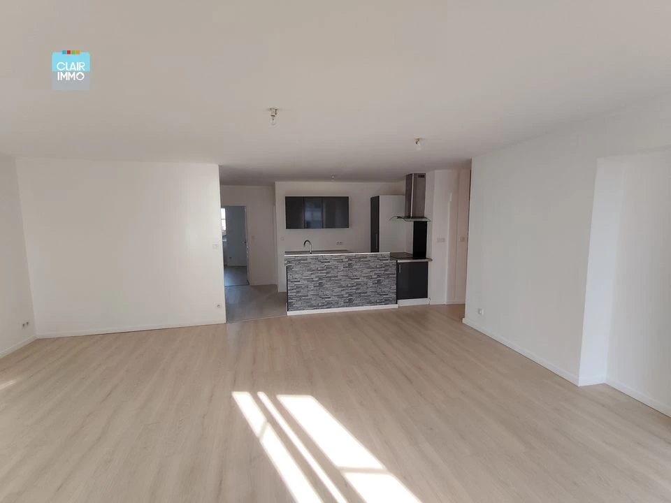 A MACON EN BOURGOGNE APPARTEMENT T4 DE 99.29 M² AV