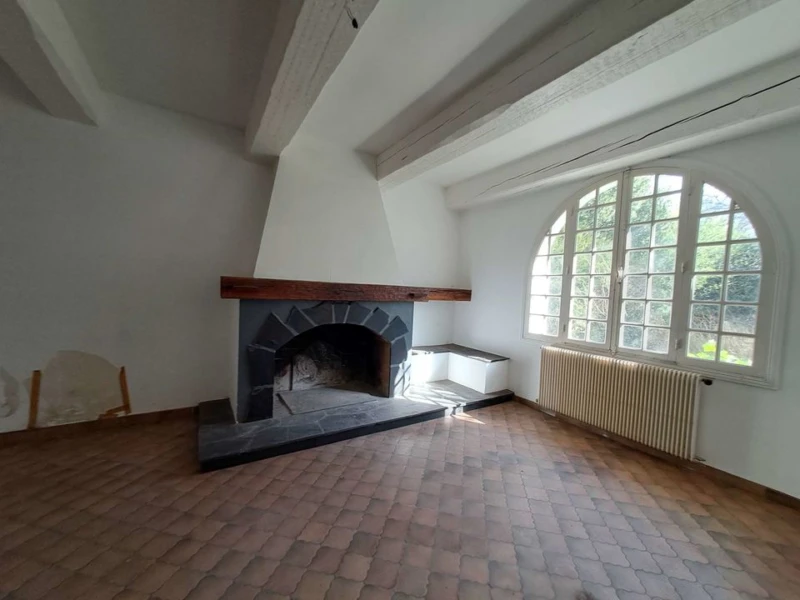 Vertheuil-5 chambres-terrain6854 m2-calme