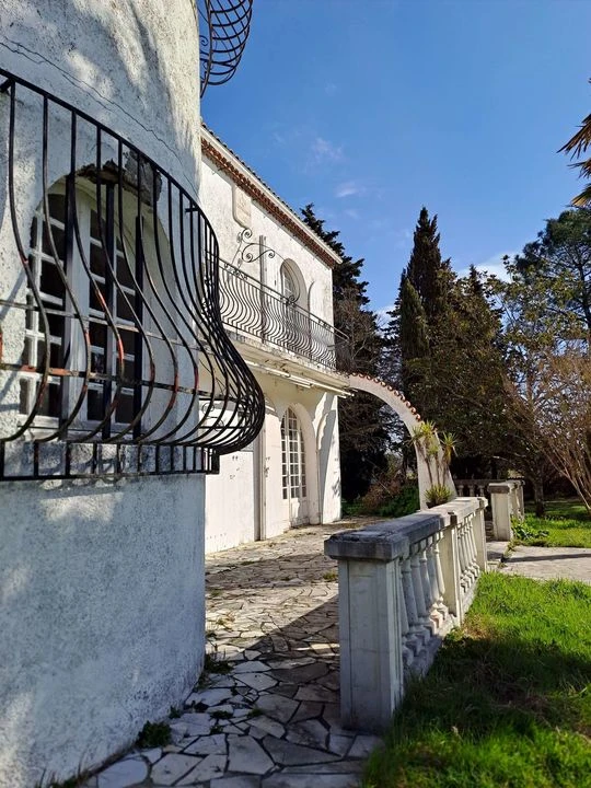 Vertheuil-5 chambres-terrain6854 m2-calme