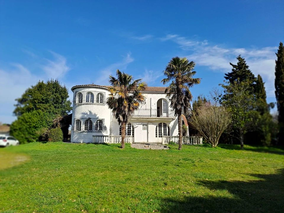Vertheuil-5 chambres-terrain6854 m2-calme